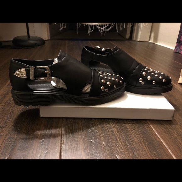 Forgot to return within 30 days. Too big for me - Picture 2 of 3